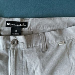 Travis Matthew Beck shorts size 38 Gray